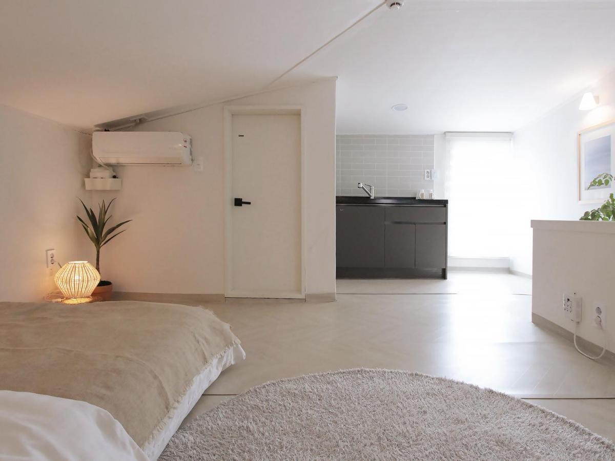 Neat House Hongdae Guest house 2*